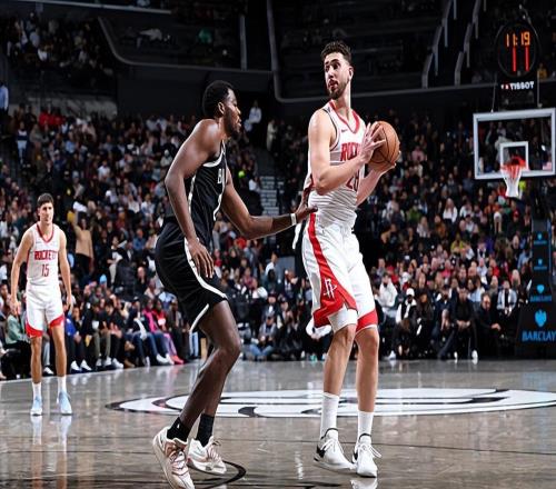 復出后的效果相當不錯，火箭內線(xiàn)支柱對于比賽的影響力有目共睹