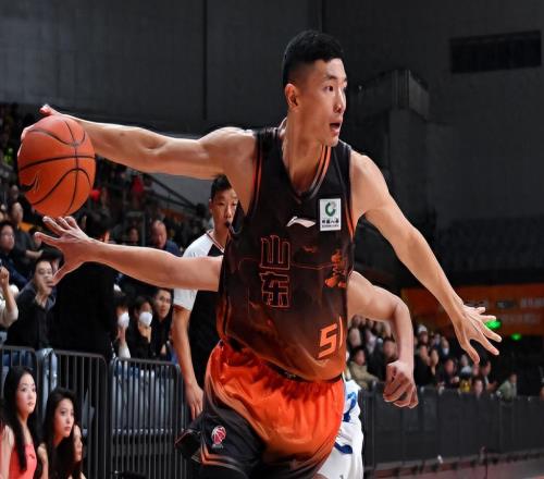 山東男籃勝新疆不足喜，穩定性差，陶漢林過(guò)早五犯，得分首次破百