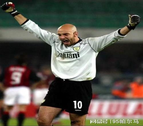 穿10號的門將，在羅馬熬不出頭，在意甲踢2個賽季好球，37歲退役