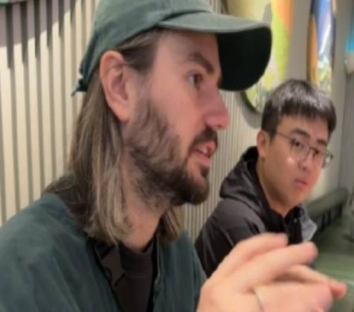 媒體人：法國人日常吹烏茲Uzi就是這項(xiàng)運(yùn)動(dòng)里最頂尖的中國選手