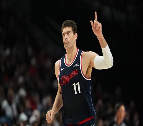 雖然進攻效率一般，但是快船內(nèi)線老將的場上效果驚人相當不錯