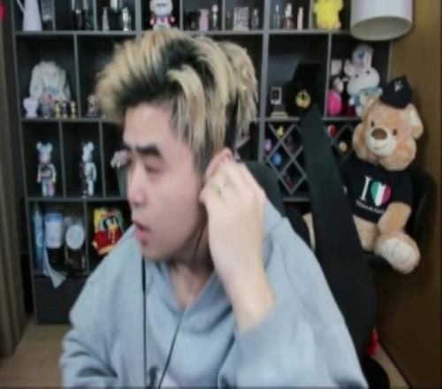 不得不承認(rèn)Viper有點(diǎn)問(wèn)題！朱開(kāi)：對(duì)線(xiàn)打不過(guò)，那gala就要騎你臉