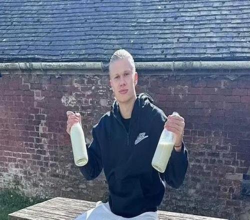 迪尼：會(huì )有球員模仿哈蘭德喝鮮牛奶、吃戰斧牛排，但無(wú)法成為他