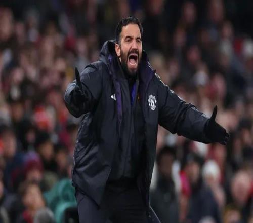 魯尼：曼聯(lián)總是在無(wú)謂傳中阿莫林應(yīng)換上一名創(chuàng)造型中場(chǎng)