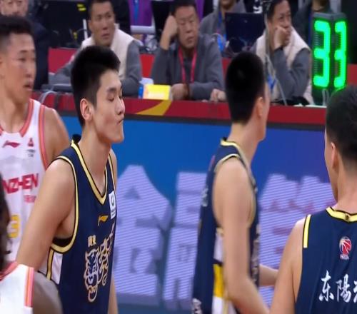 看了王洪澤不敢投籃被杜鋒罵哭的名場(chǎng)面，才發(fā)現(xiàn)，阿旺到底強(qiáng)在哪