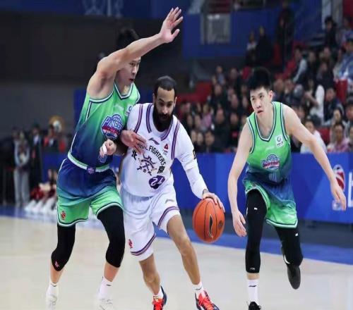 CBA天津110103逆轉(zhuǎn)北控林庭謙27分領(lǐng)銜第四節(jié)翻盤好戲