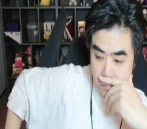 朱開怒噴daenyBP：IG進(jìn)不了S賽就爆！把他的事情全說出來！菜b！