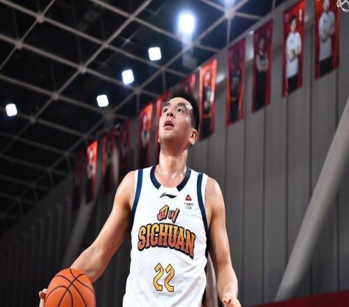 CBA聯(lián)賽：北京終結廣東不敗金身衛冕冠軍7連勝四川9連敗