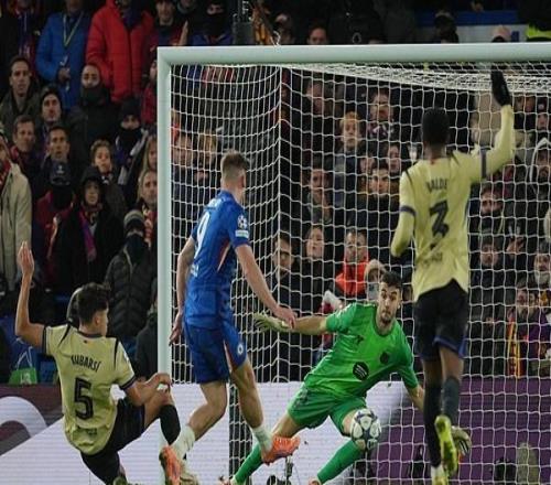 歐冠：阿勞霍染紅切爾西3比0巴塞羅那