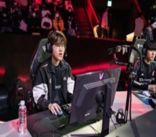 圈內(nèi)人：LNG的中單是bulldog，教練是Edgar