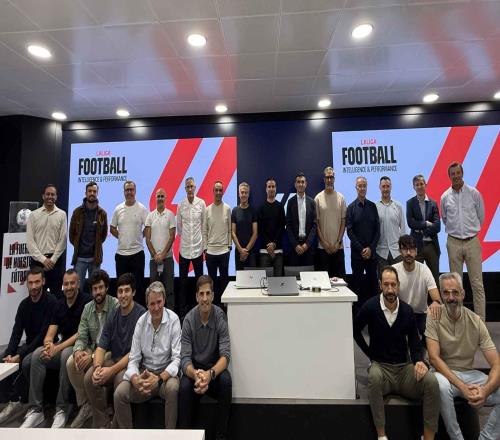 西甲為約20名待業(yè)的教練舉辦了專題培訓(xùn)：塞蒂恩、莫雷諾在列