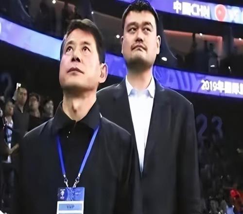 逼姚明退役，他憑一己之力讓中國籃球倒退了二十年