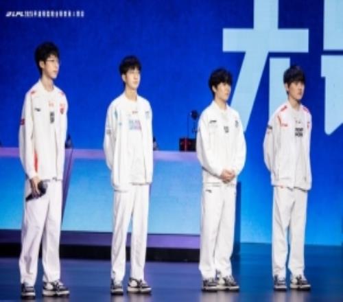 LPL分享選隊儀式返圖：隊長們的帥氣時刻<div   id=