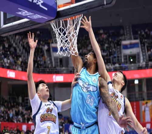 飛躍天山等了17年！青島男籃客場(chǎng)贏下新疆男籃，全隊(duì)五人得分上雙創(chuàng)造歷史