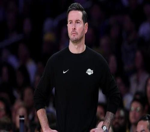 雷迪克：球隊進(jìn)攻端缺乏組織我只能將其歸咎于假期