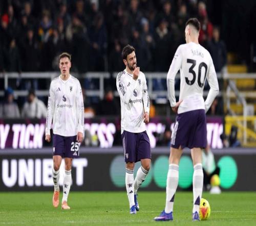 自穆帥時(shí)期以來(lái)，曼聯(lián)首次遭遇英超三連平