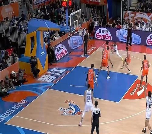 半場(chǎng)戰(zhàn)報(bào)山東48：43領(lǐng)先福建，陶漢林13分、克里斯10分