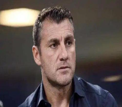 維耶里建議曼聯(lián)學(xué)習(xí)防守反擊，阿莫林還要突出B費(fèi)的組織能力