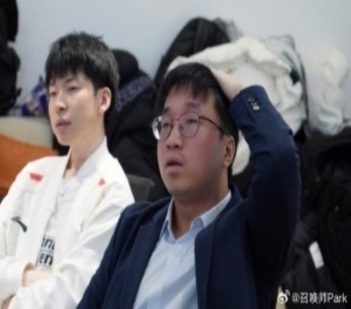 教練休假還這么努力??！博主爆料：Tabe將二路解說(shuō)S15決賽