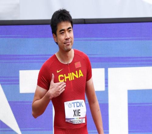 男子110米欄選手謝文駿宣布退役，曾獲得田徑世錦賽第五名