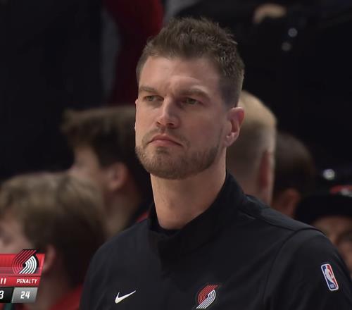 開(kāi)拓者送鵜鶘6連??！斯普利特攤牌：末節領(lǐng)先20分！也不換楊瀚森