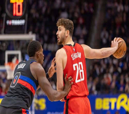 近15個客場第4勝，申京19分5助攻卻遭批評，杜蘭特反應(yīng)太真實