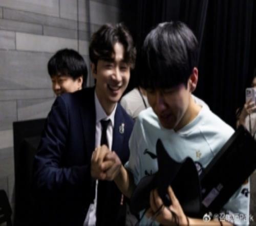 爆料人：BLG賽訓(xùn)和老板就是在爭取Daeny了，看看丹尼會選擇哪里