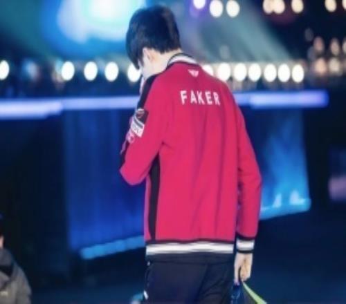 這次沒有遺憾！賽事官方分享FakerS7、S15決賽賽場照