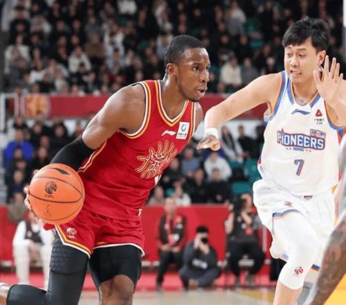 山西贏球卻曝出一大隱患！他上場(chǎng)8分鐘，球隊(duì)輸14分，打的真差啊