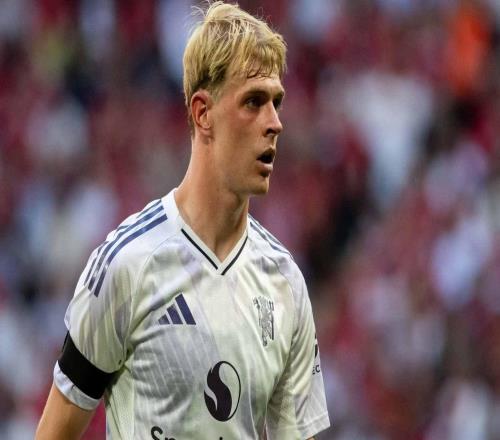 官方：曼聯(lián)從西布朗召回21歲中場科利爾，他目前正在養(yǎng)傷