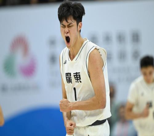 恭喜！中國男籃又一21歲2米05新星崛起：場均轟27+5奪全運(yùn)第二金