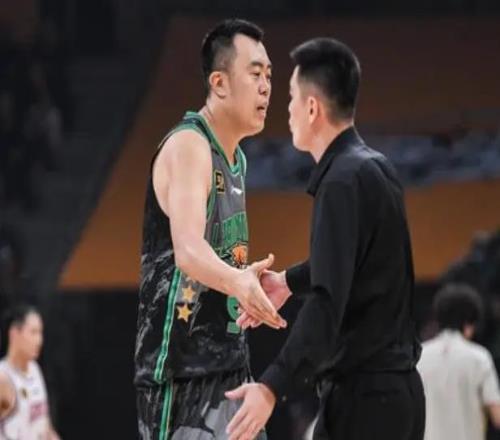 32+11！遼籃內(nèi)線新星U19聯(lián)賽爆發(fā)楊鳴又有中鋒可用