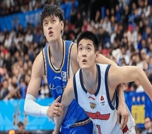 勝?gòu)V東發(fā)布會(huì)！曾凡博多次點(diǎn)出服從安排，喊話下場(chǎng)對(duì)廣廈尊重對(duì)手