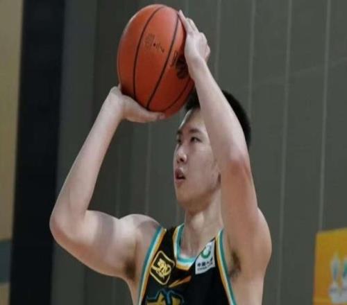 CBA最新消息<div id=