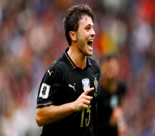 91！曼聯(lián)巴黎雙星戴帽兩輪不勝后FIFA第5末輪踢瘋晉級(jí)世界杯