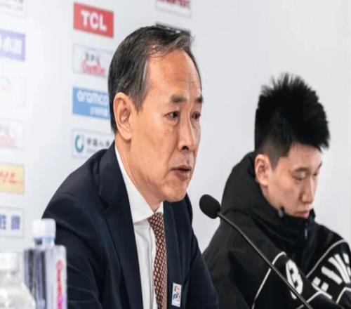 北京男籃主帥許利民被喊下課，郭昊文11中1加6失誤，新疆新帥到位