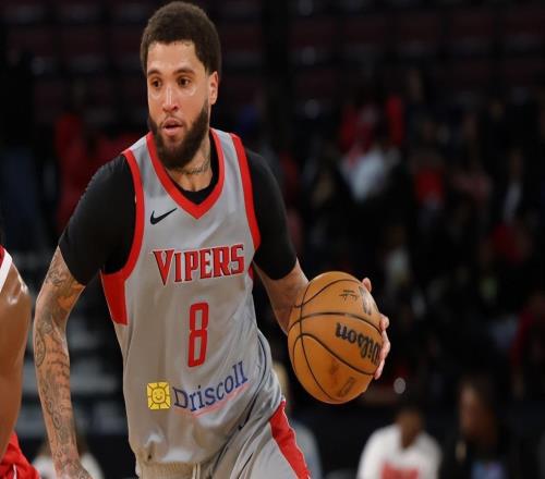 替補出場豪取36分，火箭二隊板凳席上還坐著一名強力得分手