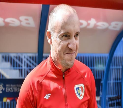 北京國安換帥不可避免，最熱門(mén)人選浮出水面，足協(xié)杯爭冠概率大增