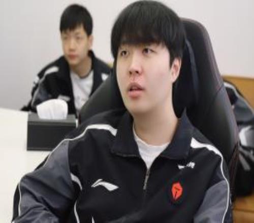 家里養(yǎng)了...自22年開始T1四進(jìn)S賽決賽三次都在半決賽戰(zhàn)勝Kanavi與369