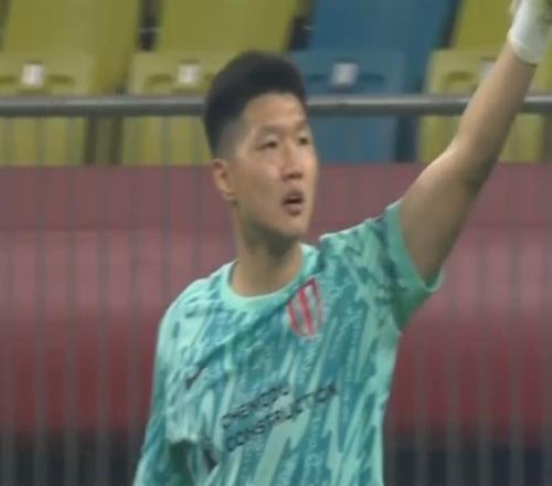 蓉城亞冠主場不設(shè)防！2場連丟3球，廣島三箭神換人，萊切特犯錯