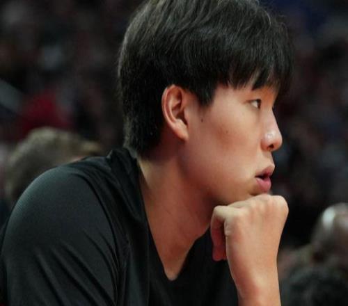 開拓者主帥：楊瀚森需要改進(jìn)球場細(xì)節(jié)屬于他的機(jī)會總會到來