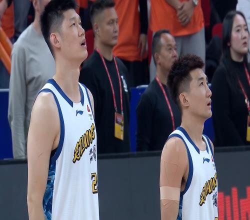 CBA瘋狂一夜！廣東被3分壓哨絕殺，廣廈22分慘敗，大黑馬沖上榜首