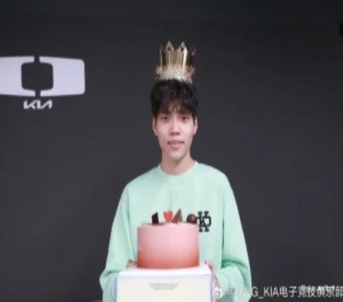 DK更新動態(tài)慶祝Siwoo選手生日：HappySiwooooooooDay