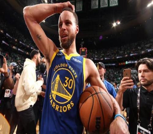 庫里22年G6奪冠球衣以245萬美元拍賣，創(chuàng)庫里球衣成交價新高