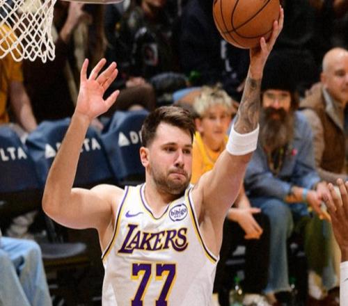 內線(xiàn)得分7444！照目前這架勢來(lái)看，湖人應該要俯沖西部附加賽了