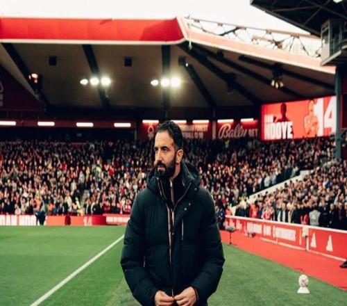 太陽(yáng)報：梅努決心重振他的曼聯(lián)生涯羅馬諾：曼聯(lián)仍堅持支持阿莫林，沒(méi)有和馬雷斯卡談判