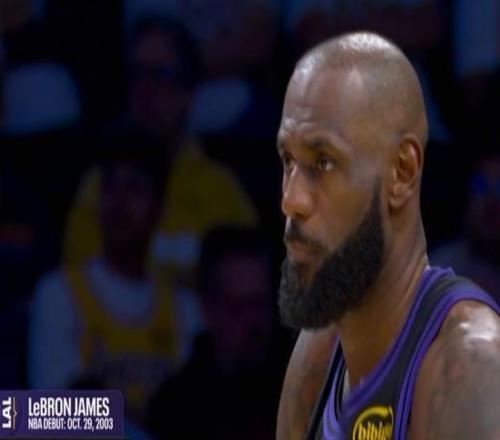 詹姆斯曾與歷史上35.5%的NBA球員交過(guò)手，有82名現(xiàn)役球員在他首秀后出生