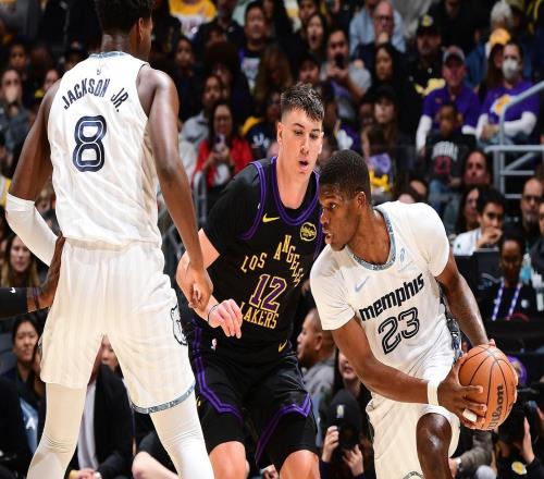 東契奇34+8湖人拒灰熊逆轉避連??！41歲詹姆斯31+9拉拉維亞21+9