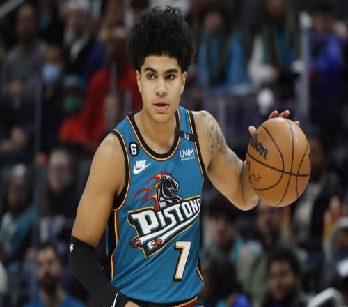 力壓東契奇，17歲勇奪MVP，卻無法適應(yīng)NBA，淪為訓(xùn)練營合同！