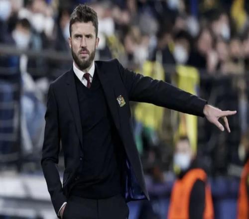 TA：卡里克具備快速識別戰(zhàn)術(shù)問題并進(jìn)行必要調(diào)整的能力